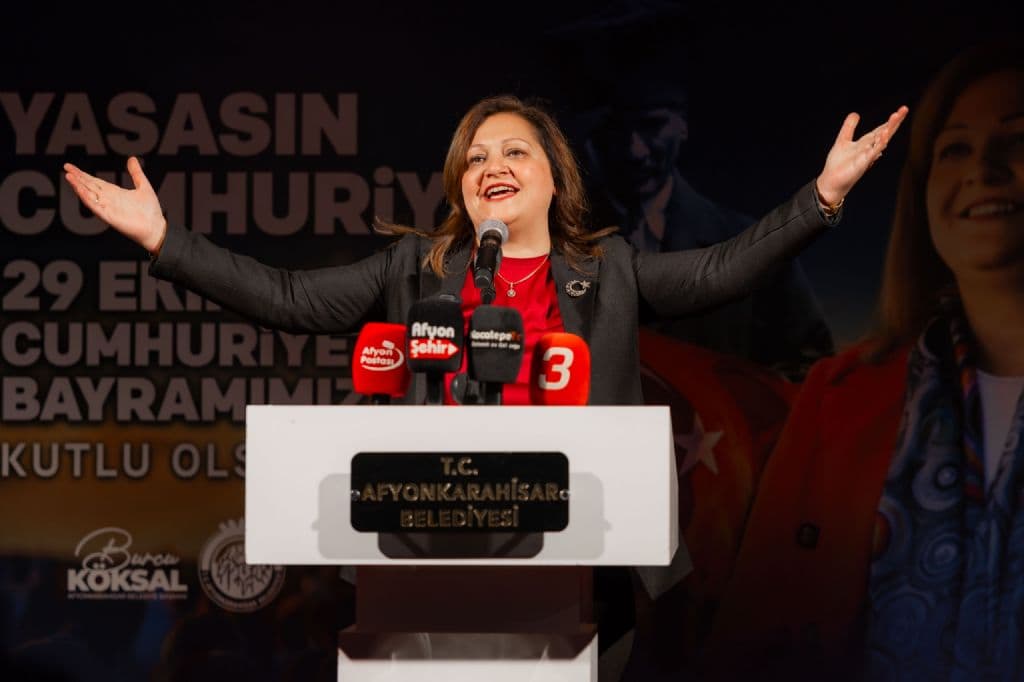 YAŞASIN 102 YILLIK ŞANLI CUMHURİYETİMİZ!