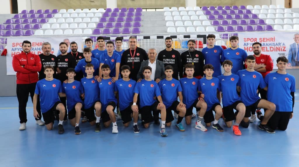 HENTBOL MİLLİ TAKIMI AFYONKARAHİSAR´DA KAMP YAPIYOR