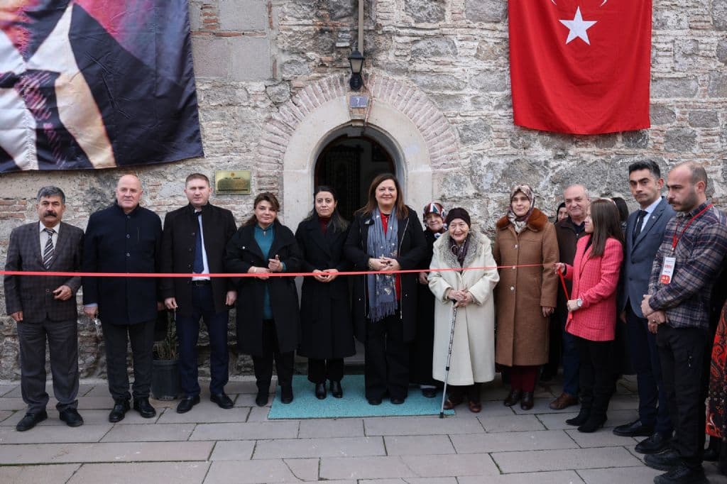 MEVLÂN´YI 751. VUSLAT YIL DÖNÜMÜNDE ANIYORUZ