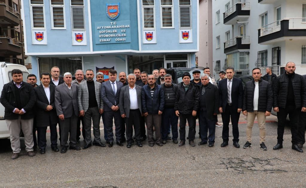ZEYBEK BAŞKAN´DAN ŞOFÖRLER ODASI´NA ZİYARET