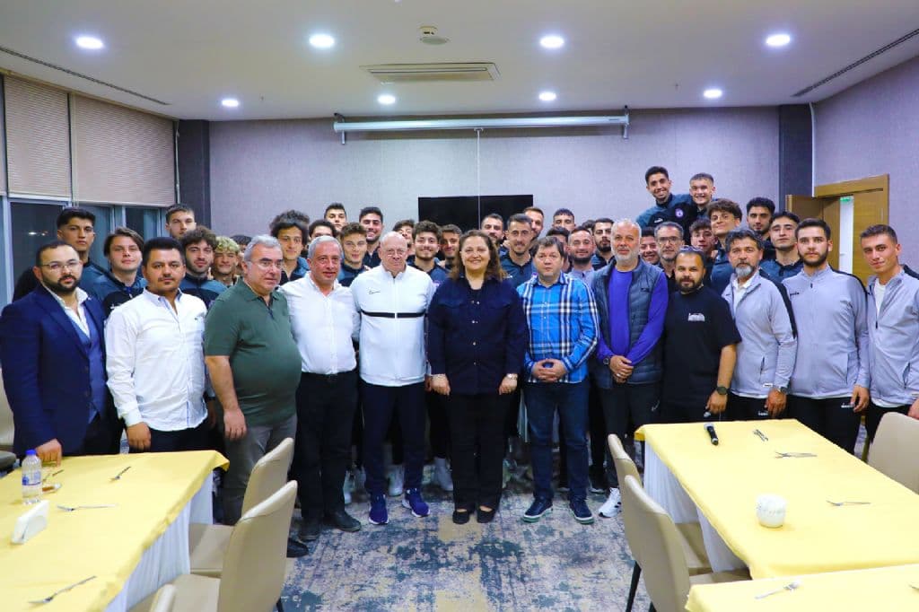 TÜM AFYONKARAHİSARLILARI ZAFER STADYUMUNA BEKLİYORUZ