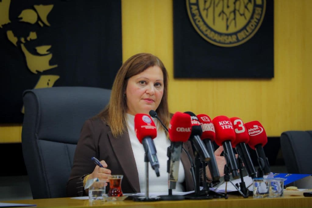 "KENTSEL DÖNÜŞÜMDE İNSANLARI BORÇLANDIRMAYACAĞIZ, YERİNDE DÖNÜŞÜMDEN TAVİZ VERMEYECEĞİZ"