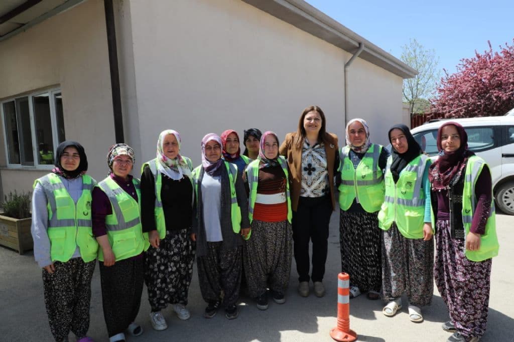 BELEDİYE´DE EN DÜŞÜK İŞÇİ MAAŞI 30 BİN 400 TL OLDU