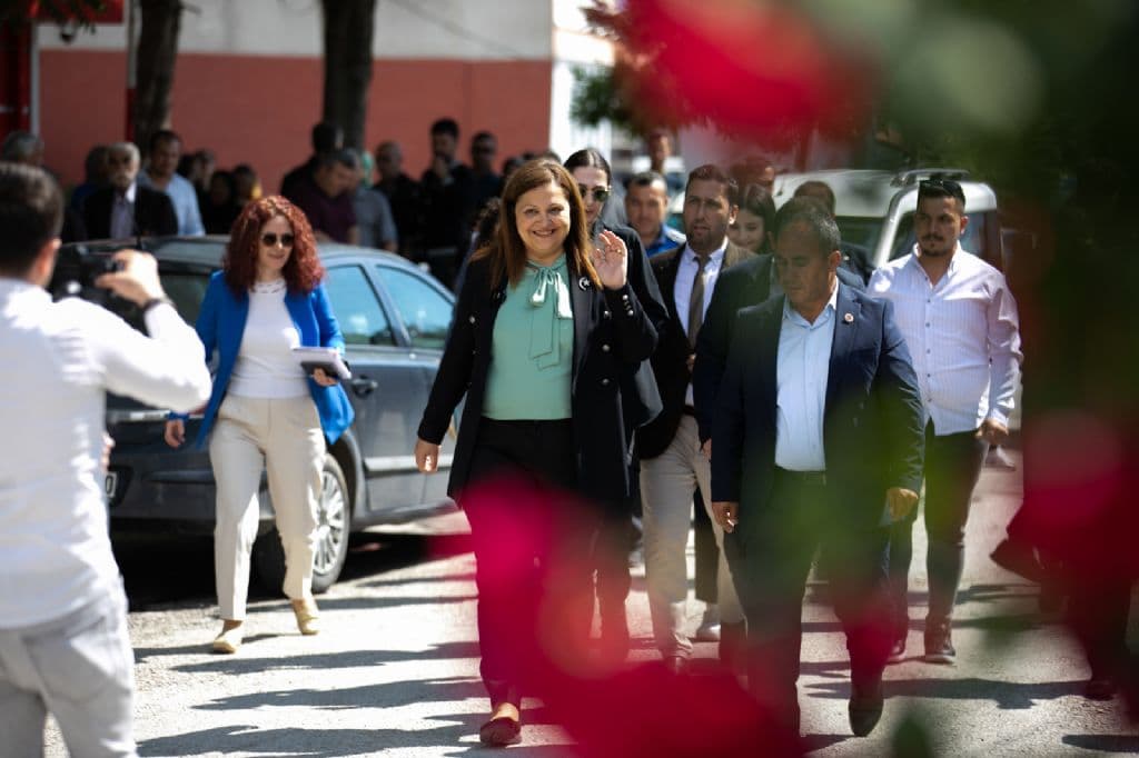 BAŞKANIMIZ BURCU KÖKSAL FATİH MAHALLESİNDE