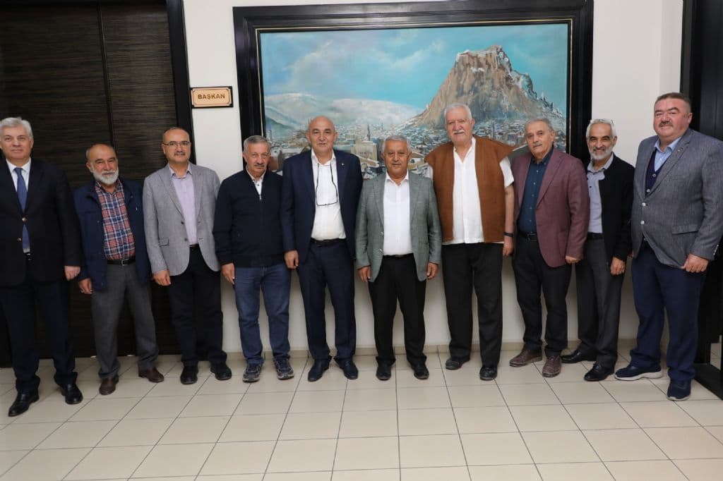 SANAYİCİ İŞ İNSANLARINDAN ZEYBEK BAŞKAN´A ZİYARET