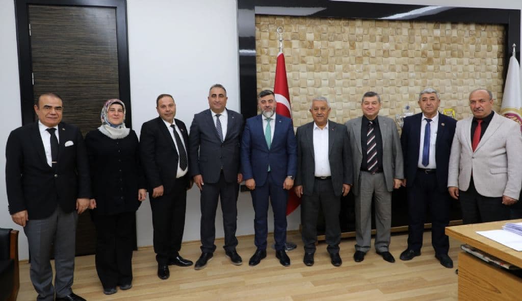 MUHTARLARDAN ZEYBEK BAŞKAN´A ZİYARET