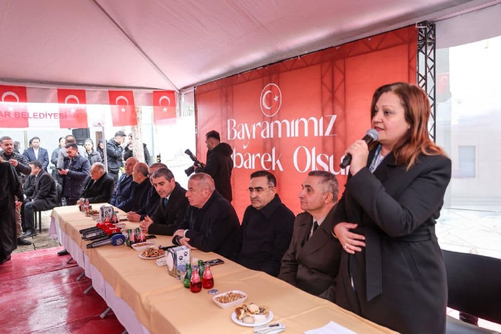 GELENEKSEL BAYRAMLAŞMA TÖRENİ TAŞ MEDRESE´DE GERÇEKLEŞTİ