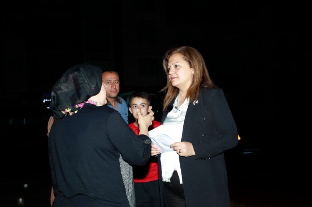 BELEDİYE´DEN SU BASKINLARINA ANINDA MÜDAHALE
