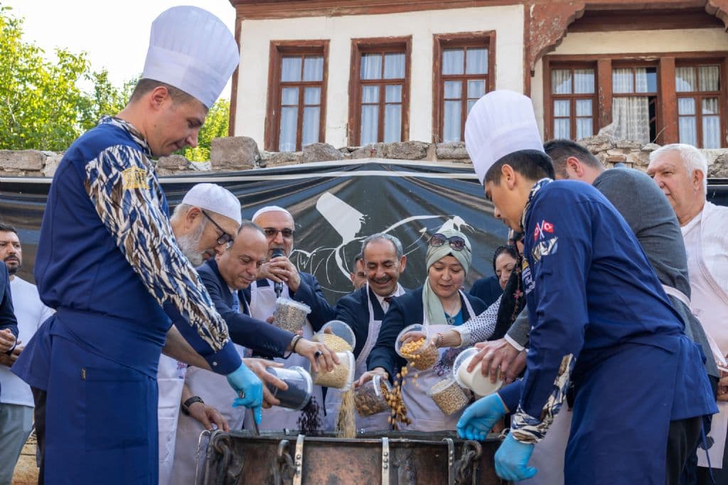 ŞİFALI AŞURE´NİN DUASI YAPILDI