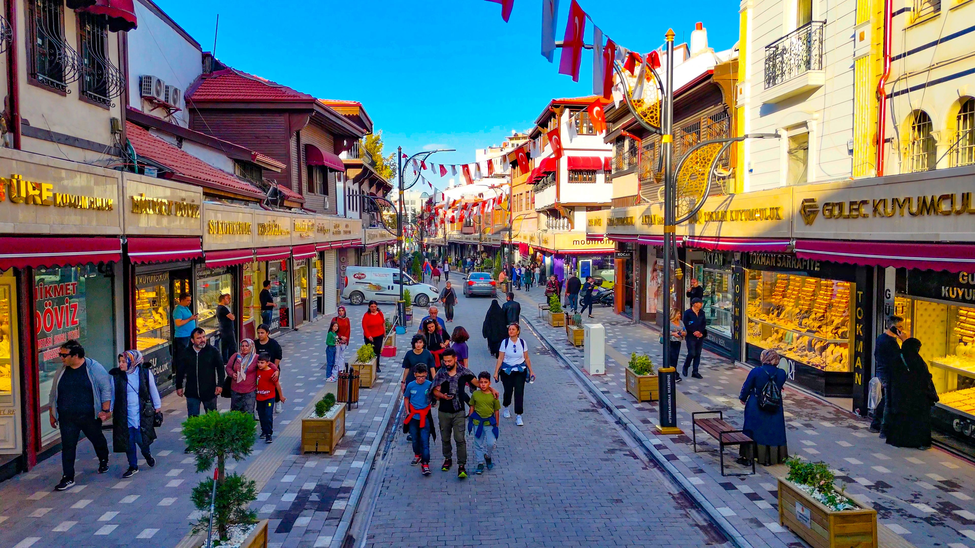 Uzun Carsi Fotograf 13 2211 122030 5 1024 768 2023
