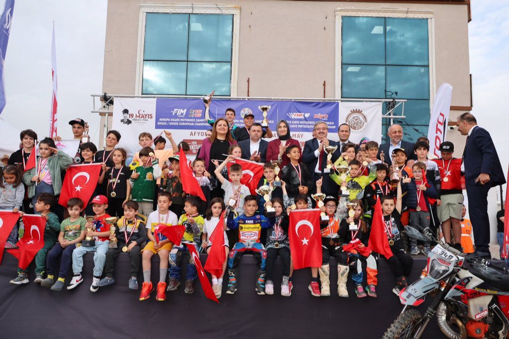 C 2 De 0 Bb 0 A 962 4107 84 Eb 87 C 3 A 5 E 1 Bc 26 2024105916 .jpeg 1024 768 İd 11090 2005