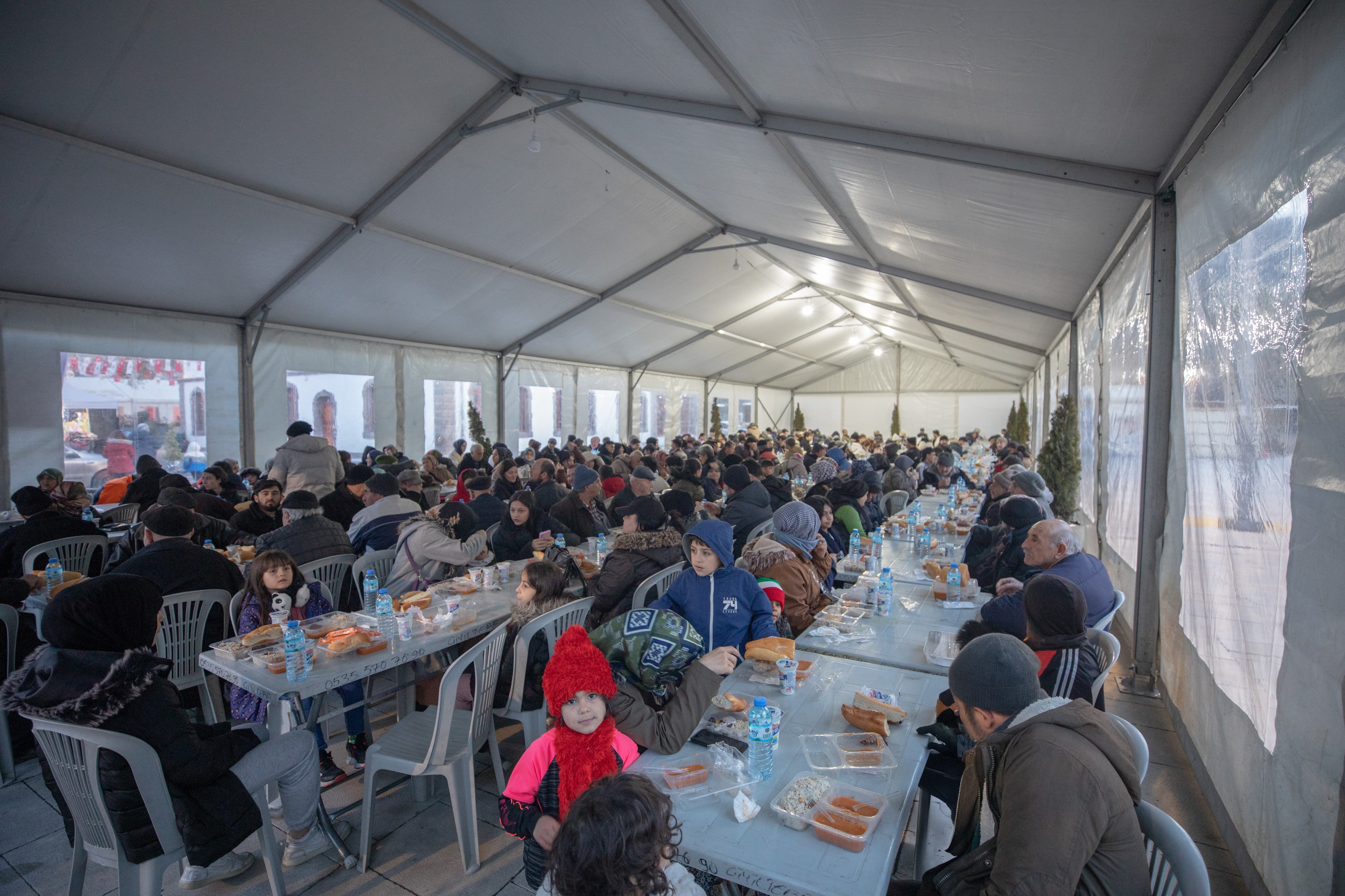 Yemek Dagitim Noktalari 4 1 025122453 3 1024 768 2032