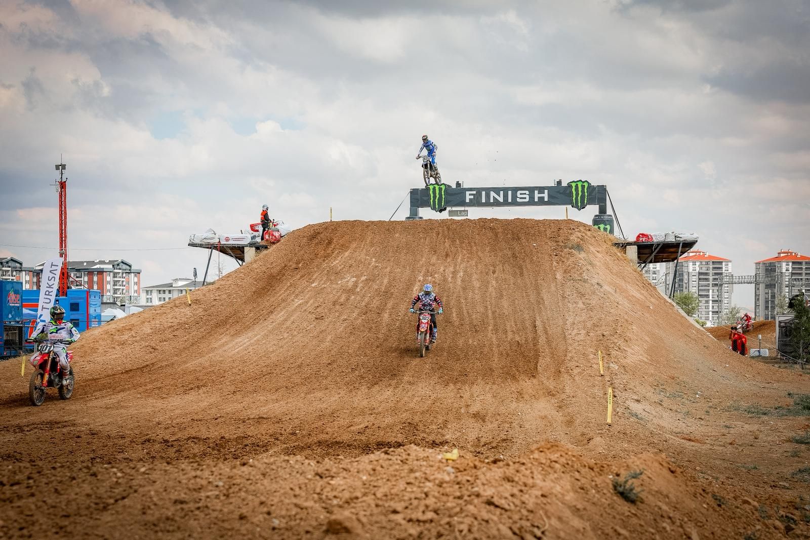 Mxgp 2 Gun 012 0809 003830 14 1024 768 2025