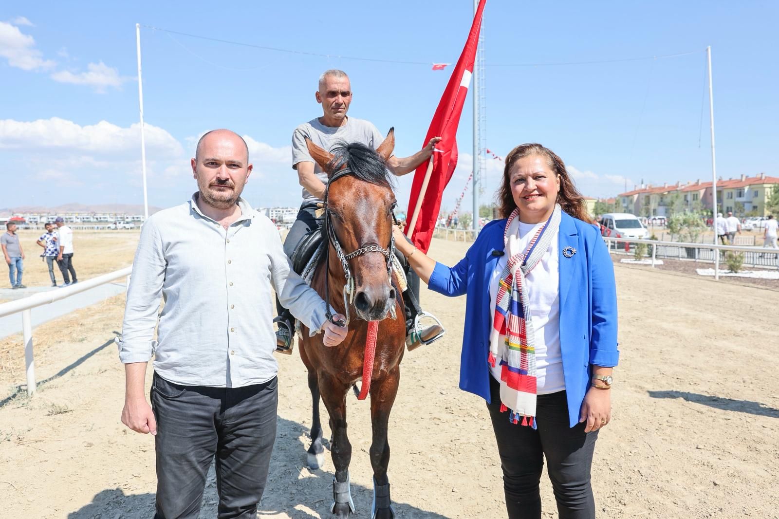 Rahvan At Yarislari 004 2508 101532 6 1024 768 2025