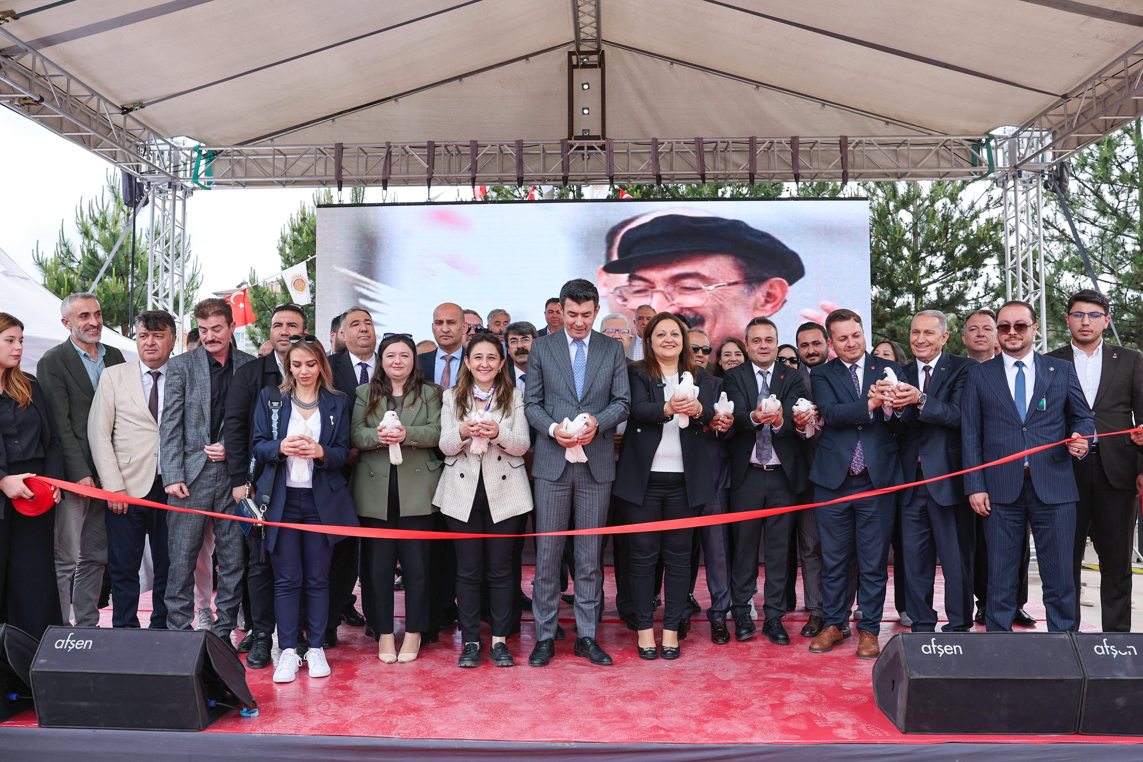 Bulent Ecevit Parki Acilisi K 3005 181340 13 1024 768 2025